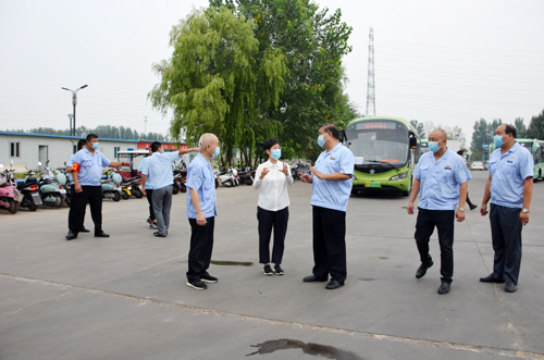 市委常委、宣傳部部長(zhǎng)王飛到我公司 督查全國(guó)文明城市建設(shè)提升工作