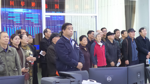 老干部們都說“集團真暖心，做公交人真自豪！”