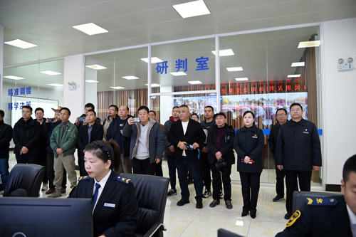 慶祝建司70周年！洛陽公交集團(tuán)邀請市民代表“零距離”探秘公交01.JPG